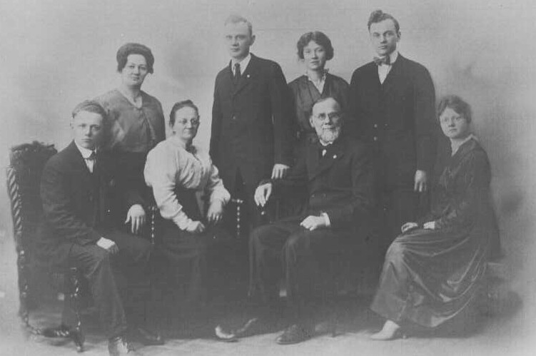 Family of John and Louise Zipperer